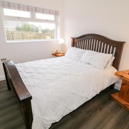 Villa 19A Lismenary Road Ballyclare Esterno foto
